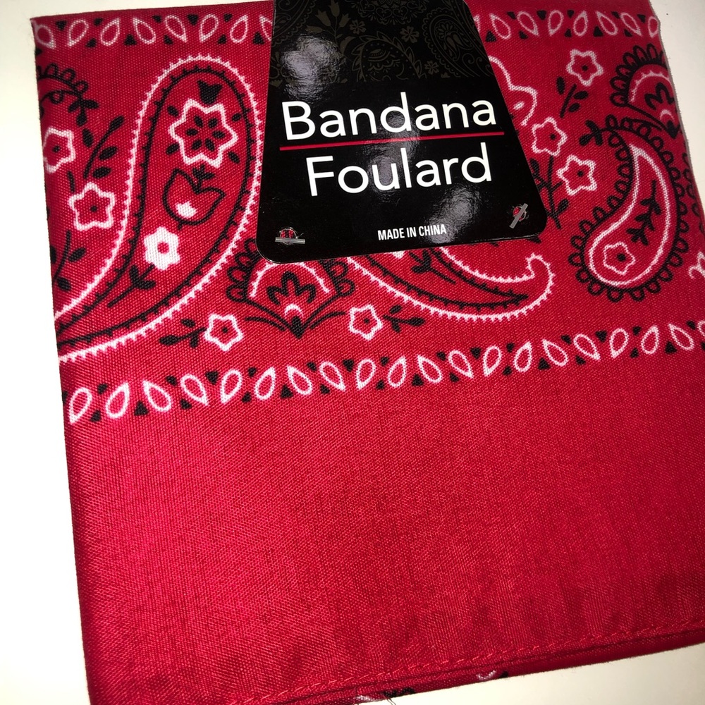 Bandana - Picture 2 of 3